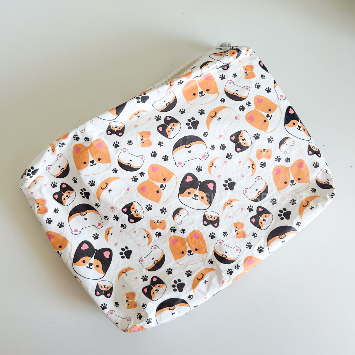 Red and Tri Corgi Faces Water Resistant Pouch